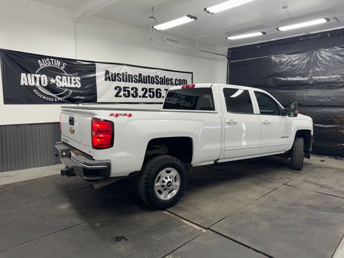 2016 Chevrolet Silverado 2500HD LT Crew Cab Lower Image 3