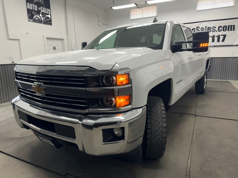 2016 Chevrolet Silverado 2500HD LT Crew Cab Upper Image 2