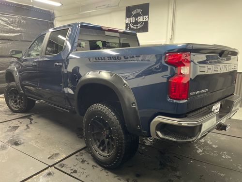 2019 Chevrolet Silverado 1500 LT Crew Cab Lower Image 2
