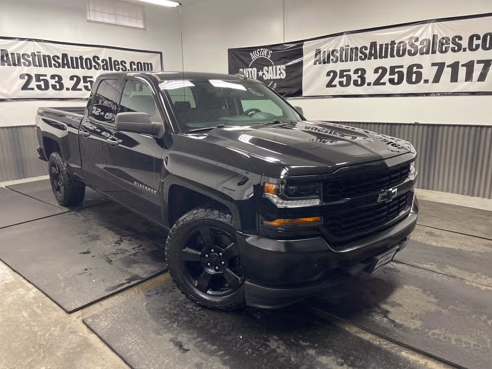 2018 Chevrolet Silverado 1500 Custom Double Cab Image 1