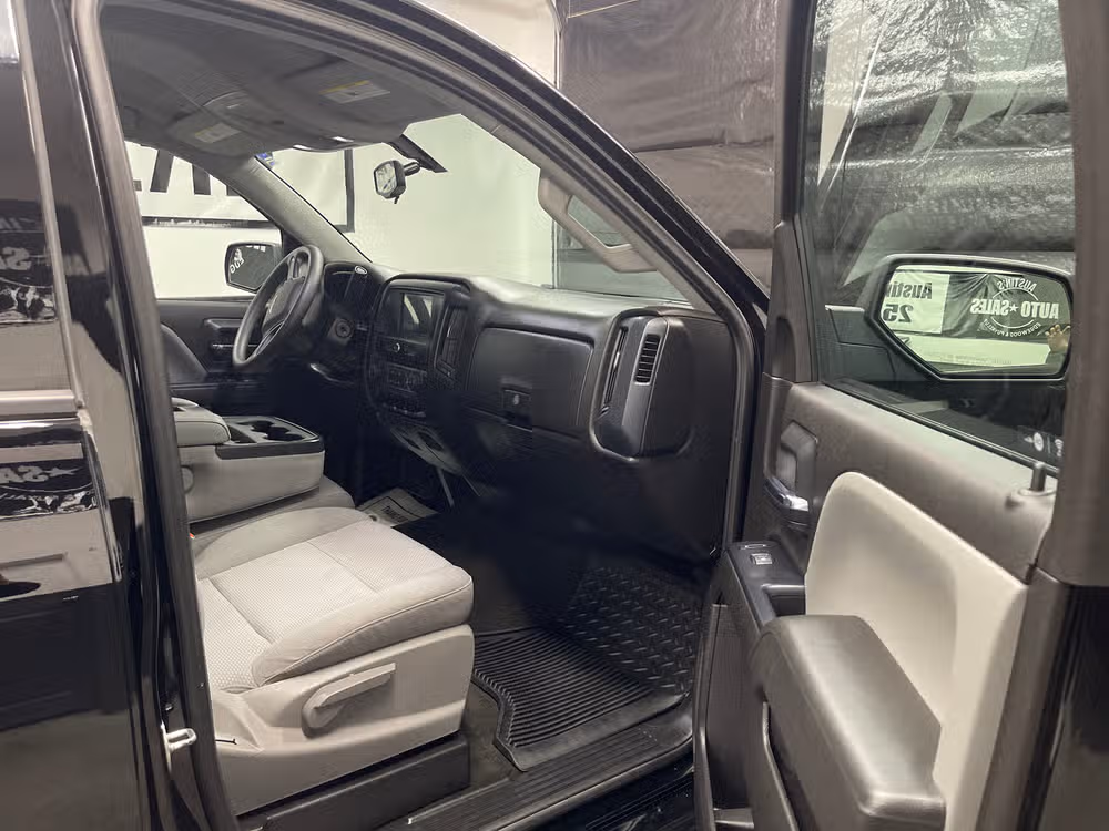 2018 Chevrolet Silverado 1500 Custom Double Cab Image 8