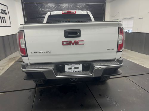 2017 GMC Canyon SLE Crew Cab Lower Image 2