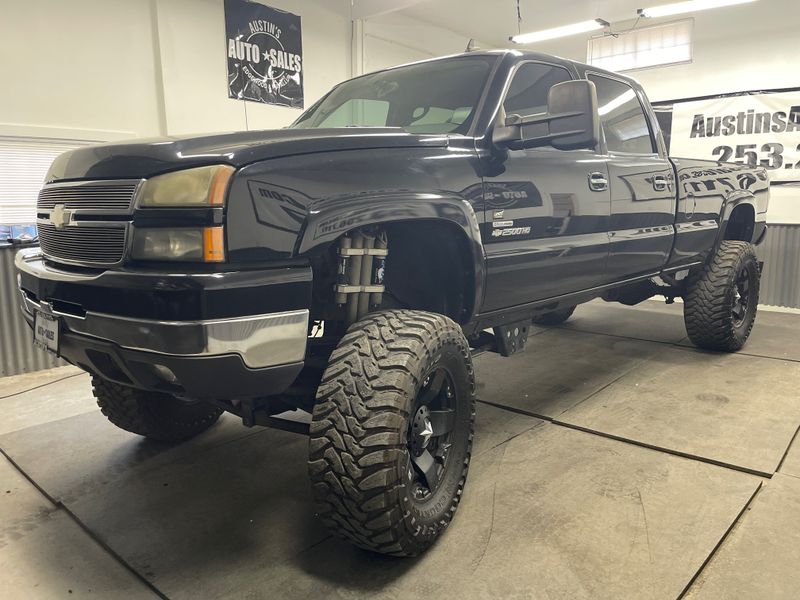 2006 Chevrolet Silverado 2500HD Crew Cab Upper Image 2