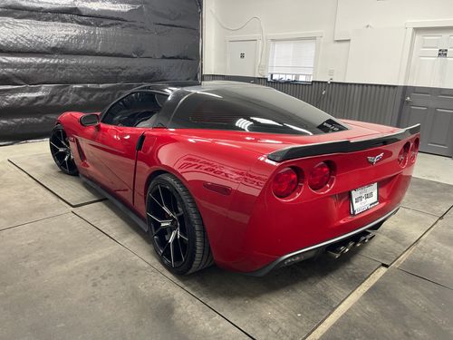 2005 Chevrolet Corvette Base Lower Image 2
