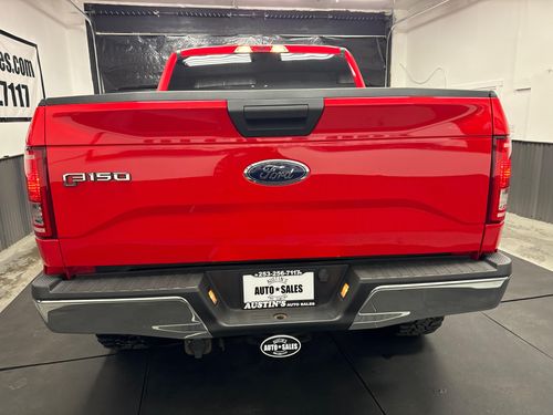 2016 Ford F-150 XLT SuperCrew Lower Image 2