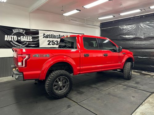 2016 Ford F-150 XLT SuperCrew Lower Image 3