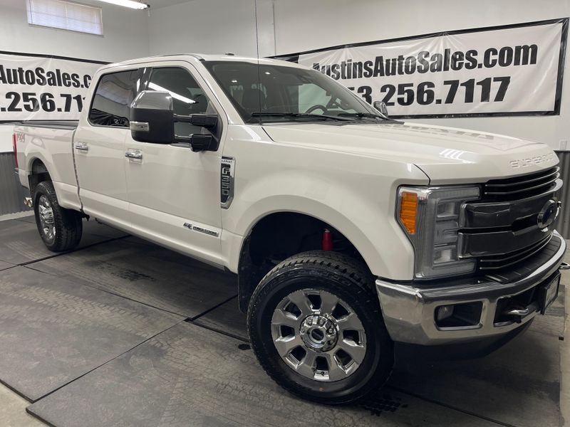 2017 Ford F-350 Super Duty Crew Cab Upper Image 1