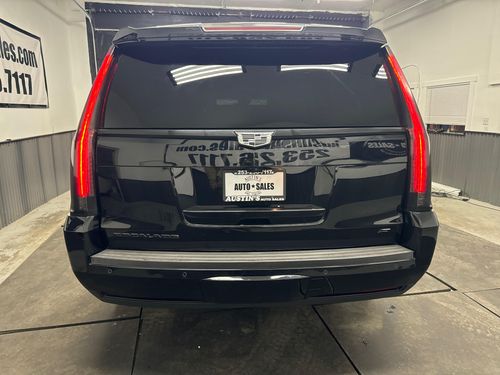 2017 Cadillac Escalade ESV Platinum Lower Image 2