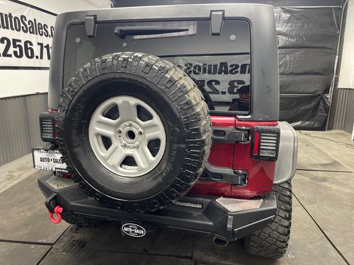 2011 Jeep Wrangler Unlimited Rubicon Lower Image 2
