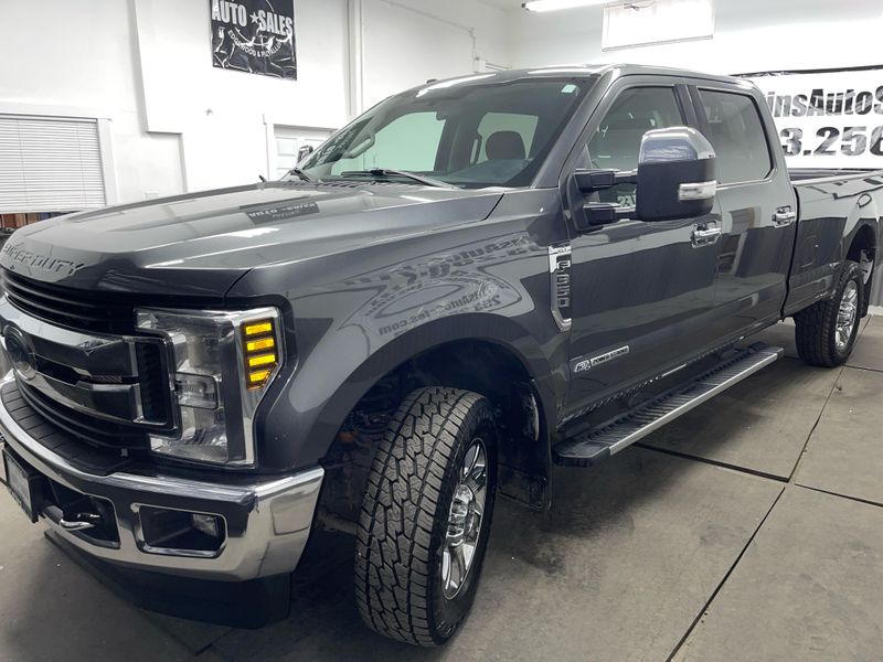 2019 Ford F-350 Super Duty Crew Cab Upper Image 2