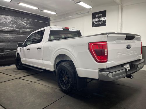 2021 Ford F-150 XLT SuperCrew Lower Image 2
