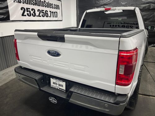 2021 Ford F-150 XLT SuperCrew Lower Image 3