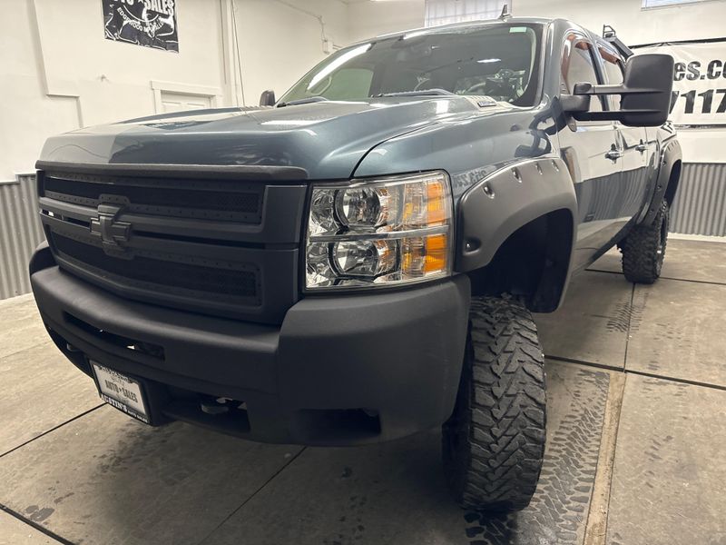 2008 Chevrolet Silverado 2500HD Crew Cab Upper Image 2