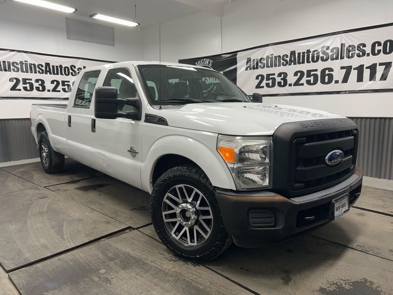 2011 Ford F-250 Super Duty XLT Crew Cab Upper Image 1