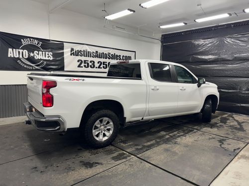2019 Chevrolet Silverado 1500 LT Crew Cab Lower Image 3