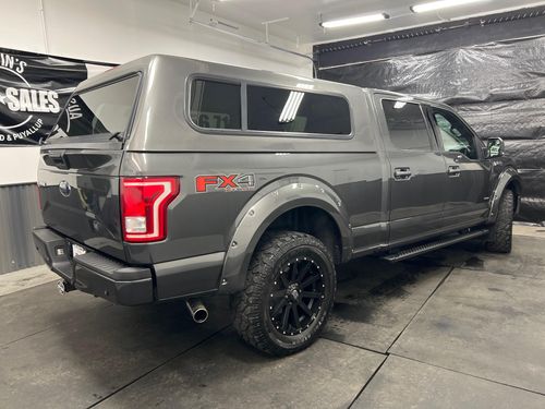 2015 Ford F-150 XLT SuperCrew Lower Image 3