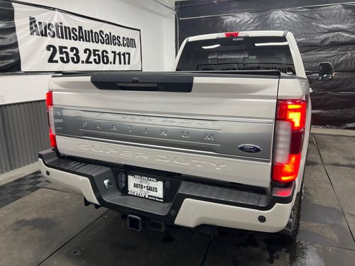 2017 Ford F-350 Super Duty Platinum Crew Cab Lower Image 2