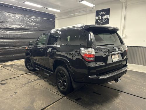 2018 Toyota 4Runner SR5 Lower Image 1