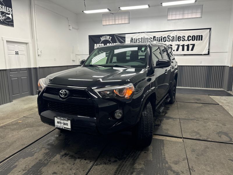 2018 Toyota 4Runner SR5 Upper Image 2