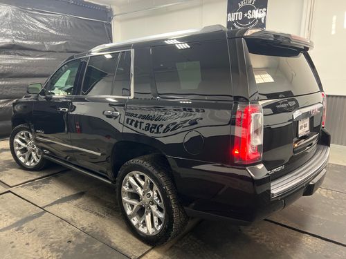 2016 GMC Yukon Denali Lower Image 1