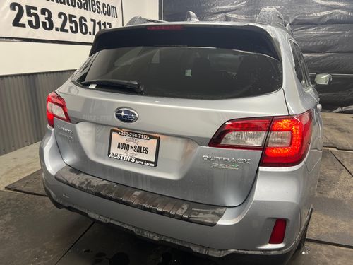2016 Subaru Outback 2.5i Limited Crossover Lower Image 2