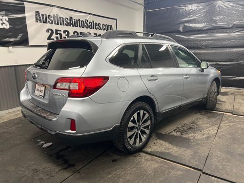 2016 Subaru Outback 2.5i Limited Crossover Lower Image 3