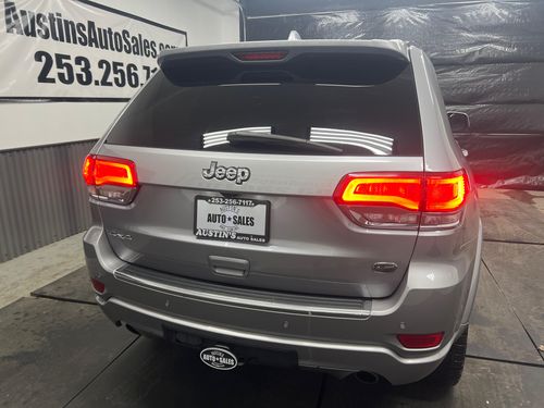 2019 Jeep Grand Cherokee Overland Lower Image 2