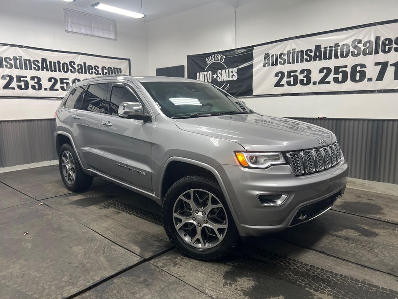 2019 Jeep Grand Cherokee Overland Upper Image 1