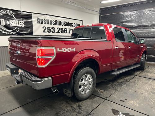 2013 Ford F-150 Lariat SuperCrew Lower Image 3