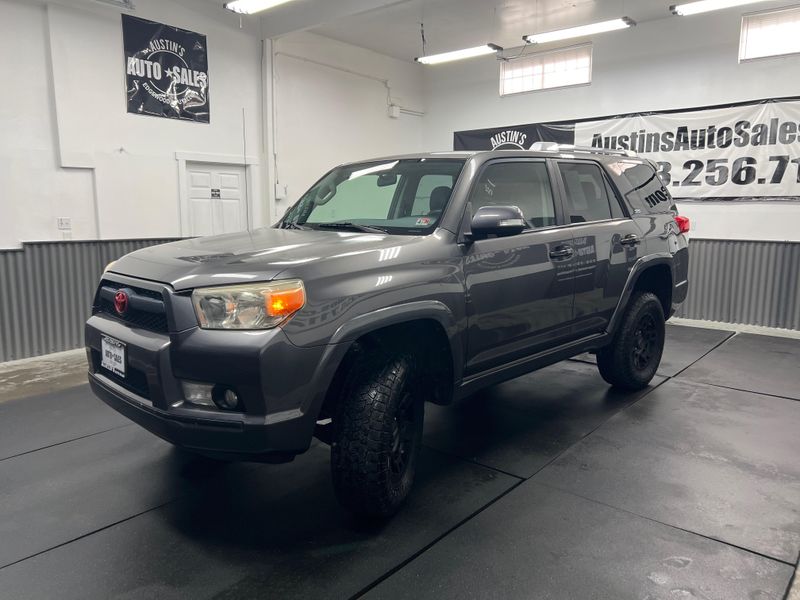 2011 Toyota 4Runner Limited Upper Image 2
