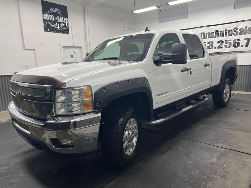 2014 Chevrolet Silverado 2500HD LT Crew Cab Upper Image 2