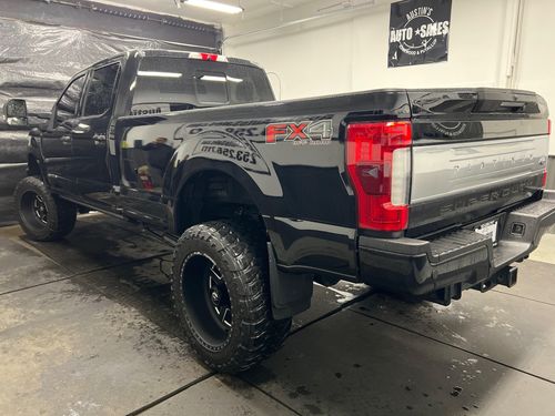 2017 Ford F-350 Super Duty Platinum Crew Cab Lower Image 1