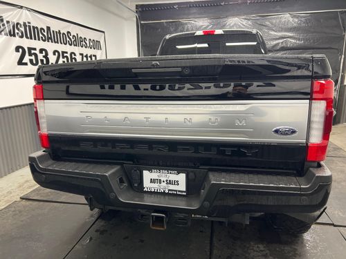 2017 Ford F-350 Super Duty Platinum Crew Cab Lower Image 2