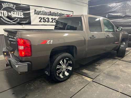 2007 Chevrolet Silverado 1500 LT2 Crew Cab Lower Image 3