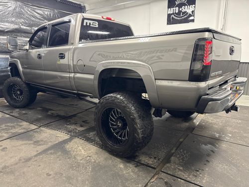 2006 Chevrolet Silverado 2500HD LT1 Crew Cab Lower Image 1