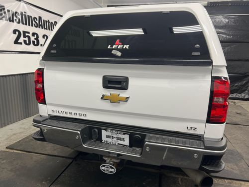 2015 Chevrolet Silverado 2500HD LTZ Crew Cab Lower Image 2