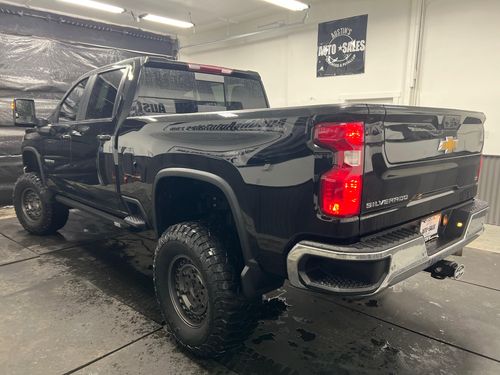 2022 Chevrolet Silverado 3500HD LT Crew Cab Lower Image 1