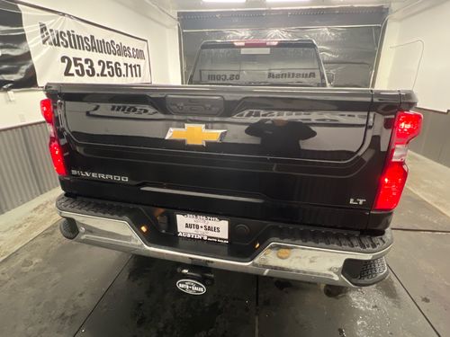 2022 Chevrolet Silverado 3500HD LT Crew Cab Lower Image 2