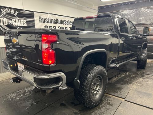 2022 Chevrolet Silverado 3500HD LT Crew Cab Lower Image 3