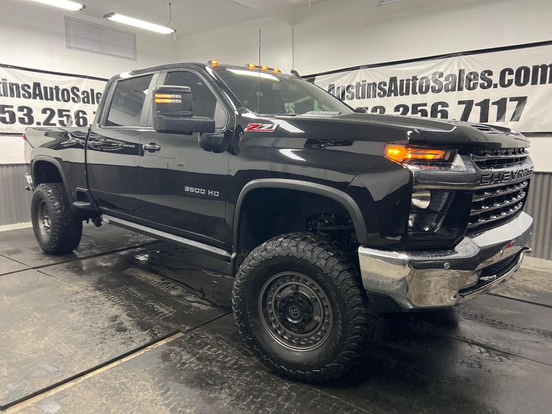 2022 Chevrolet Silverado 3500HD LT Crew Cab Upper Image 1