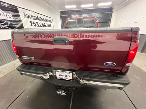 2007 Ford F-250 Super Duty Lariat Crew Cab Lower Image 3