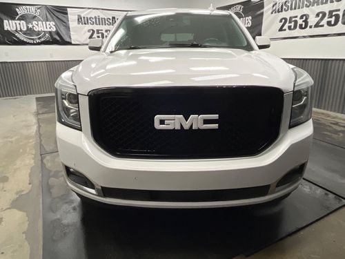 2020 GMC Yukon XL SLT Lower Image 3