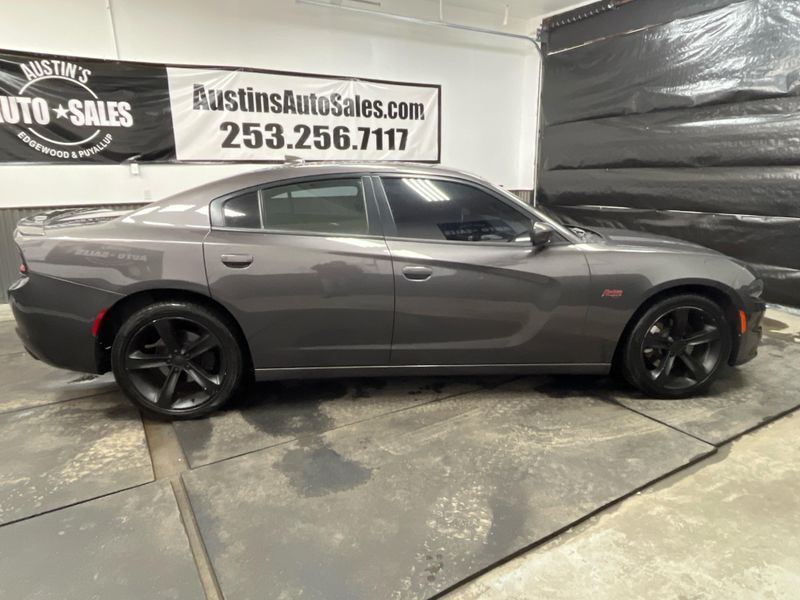 2016 Dodge Charger R/T Upper Image 2