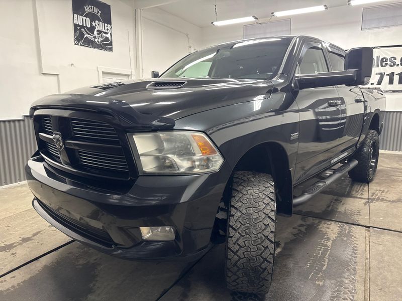 2011 Ram 1500 SLT Crew Cab Upper Image 2