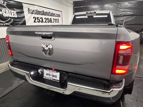 2019 Ram 3500 Laramie Crew Cab Lower Image 2