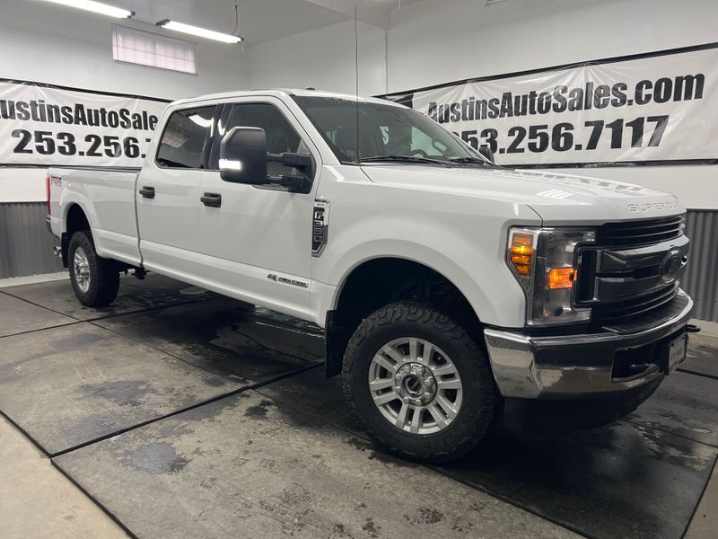 2019 Ford F-350 Super Duty XLT Crew Cab Upper Image 1
