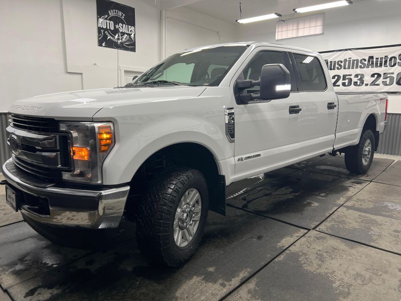 2019 Ford F-350 XLT photo 2