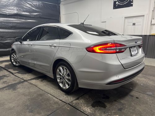2017 Ford Fusion Hybrid SE Lower Image 1