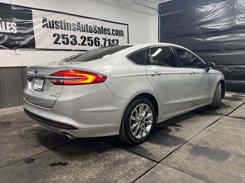 2017 Ford Fusion Hybrid SE Lower Image 3