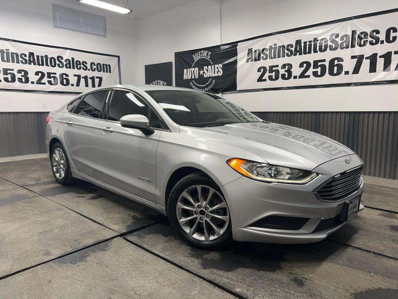 2017 Ford Fusion Hybrid SE Upper Image 1